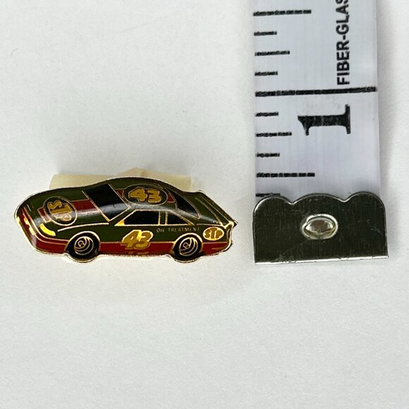 Vintage Richard Petty The King NASCAR STP #43 Car Hat/Jacket/Lapel Pin - Picture 9 of 11